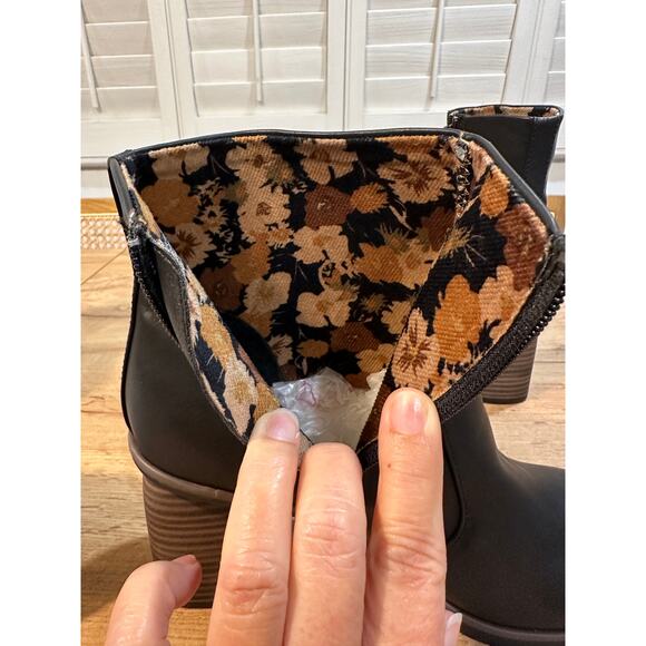 Korks Women's Destiny Black Boots Size 10 NWOT Man Made Upper Chic Flattering - Picture 14 of 15